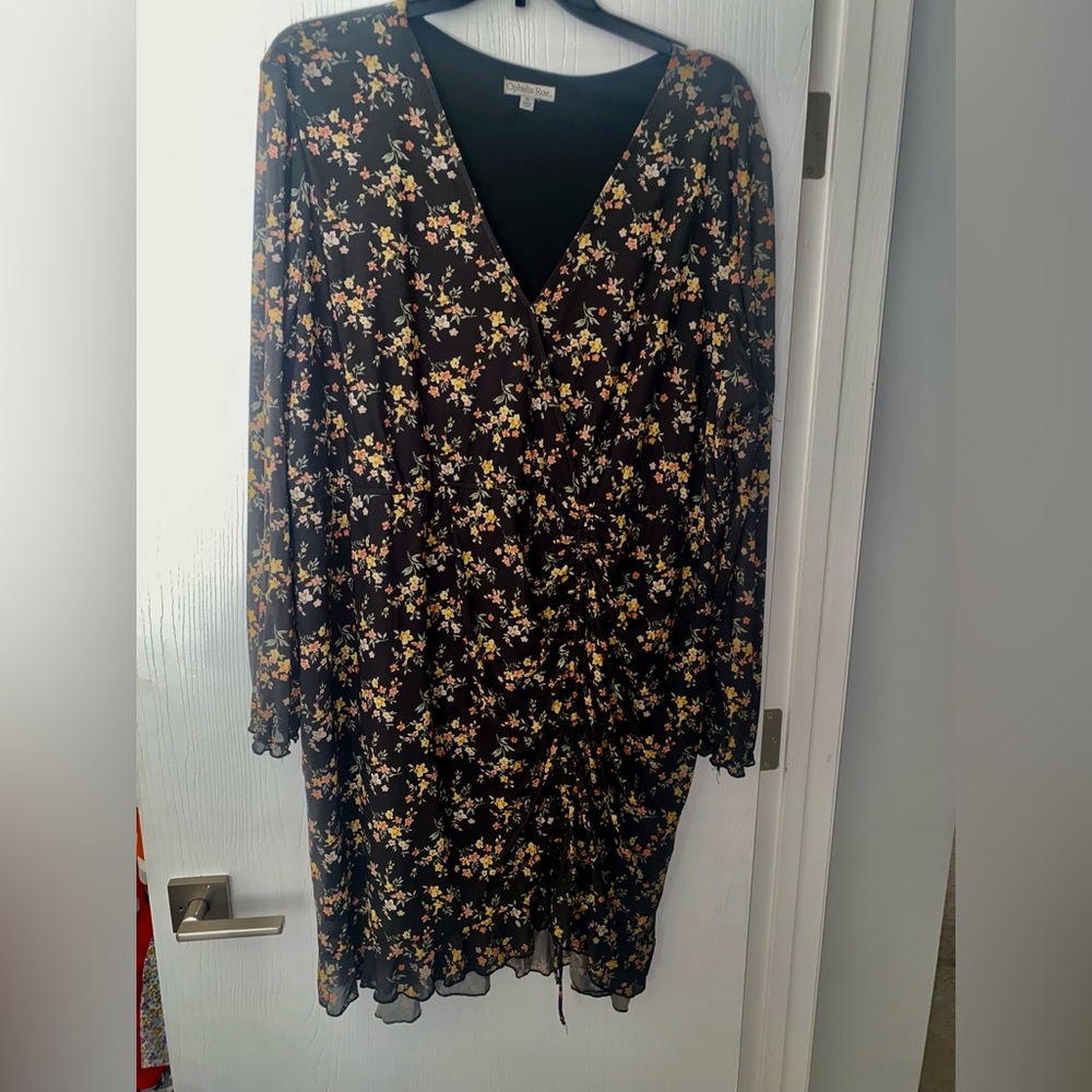 PLUS SIZE FLORAL DRESS